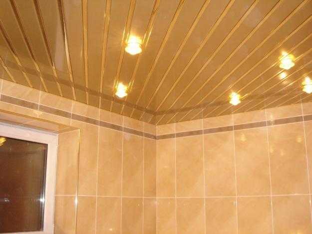 Реечные потолки для ванной - 77 фото лучшего оформления дизайна!