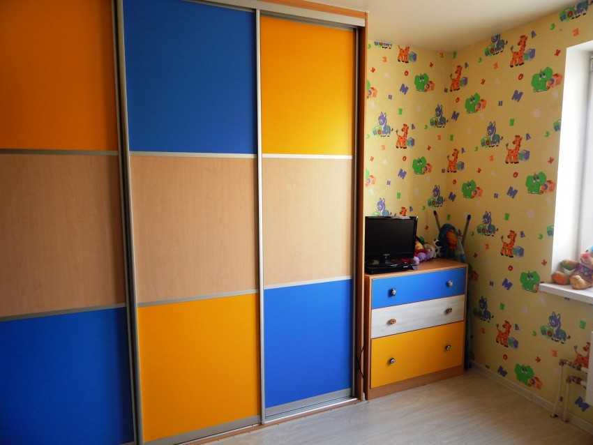 Шкаф-купе в детскую, особенности, классификация и цвета мебели