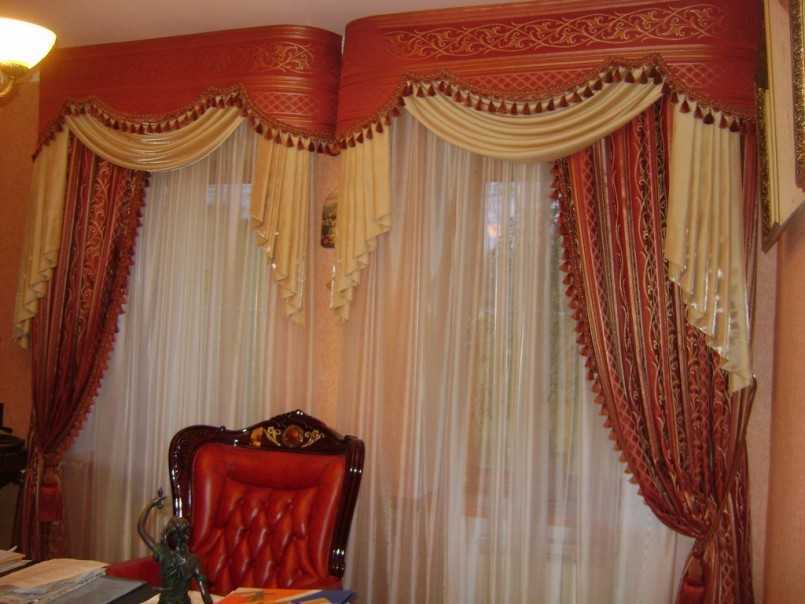 Виды дизайна классических штор в спальню