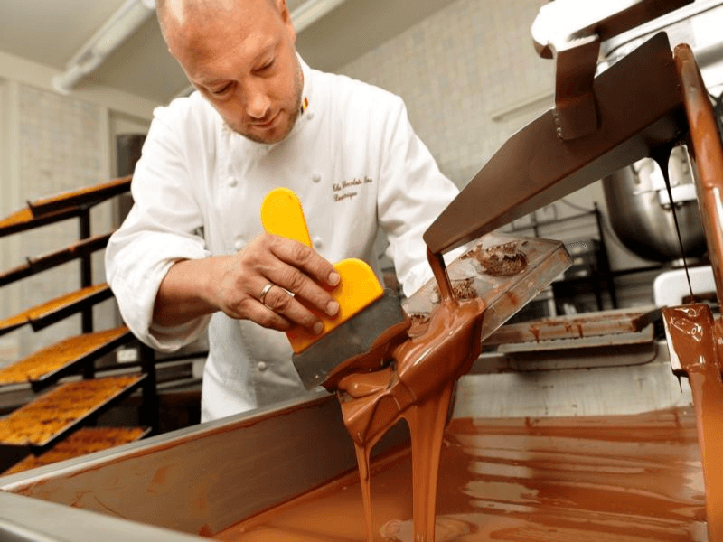 Производство шоколадных конфет ручной работы – бизнес на дому
