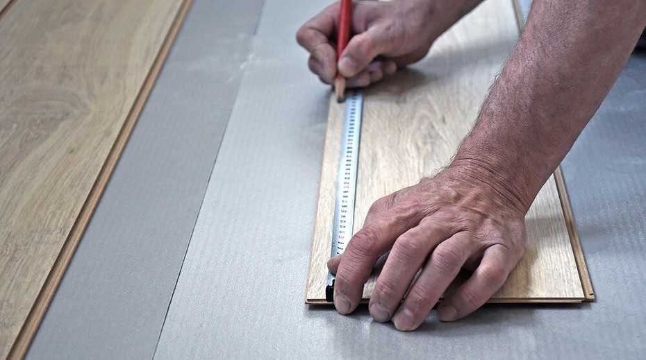 Подложка под ламинат (65 фото): какую лучше выбрать для деревянного и бетонного пола, особенности пробковой и хвойной модели