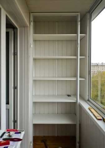 Кабинет на балконе (88 фото): идеи дизайна рабочего места на лоджии. выбор письменного стола для рабочей зоны. переделка маленького и большого балкона