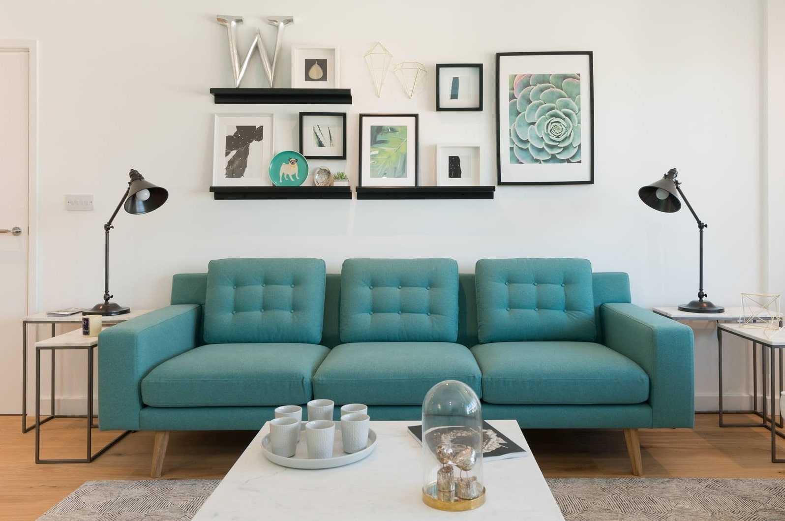 Компактный диван кровать — идеальная мягкая мебель для маленькой комнаты
