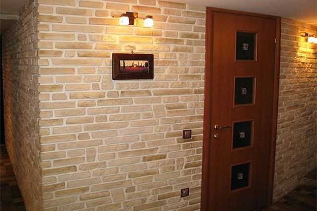 Стена наружная трехслойная каменная с облицовкой из кирпича