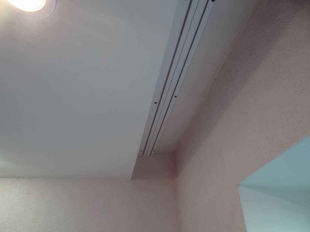 Светодиодные светильники для натяжных потолков (66 фото): встроенные потолочные люстры, какие выбрать, как расположить, как заменить