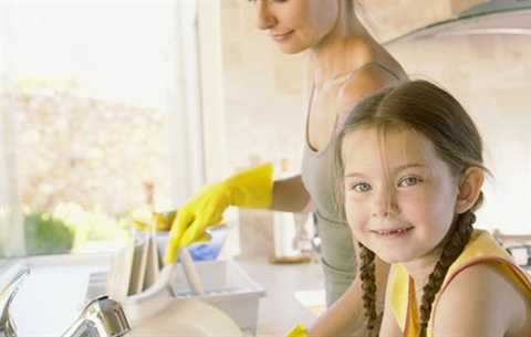 Средства для уборки: лучшие моющие средства для квартиры и дома, современные дезинфицирующие составы для мытья полов, экосредства и универсальные