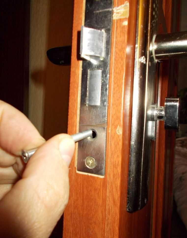Замена замка на двери