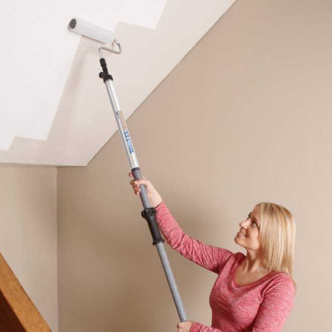 Как освежить или покрасить побеленный потолок?