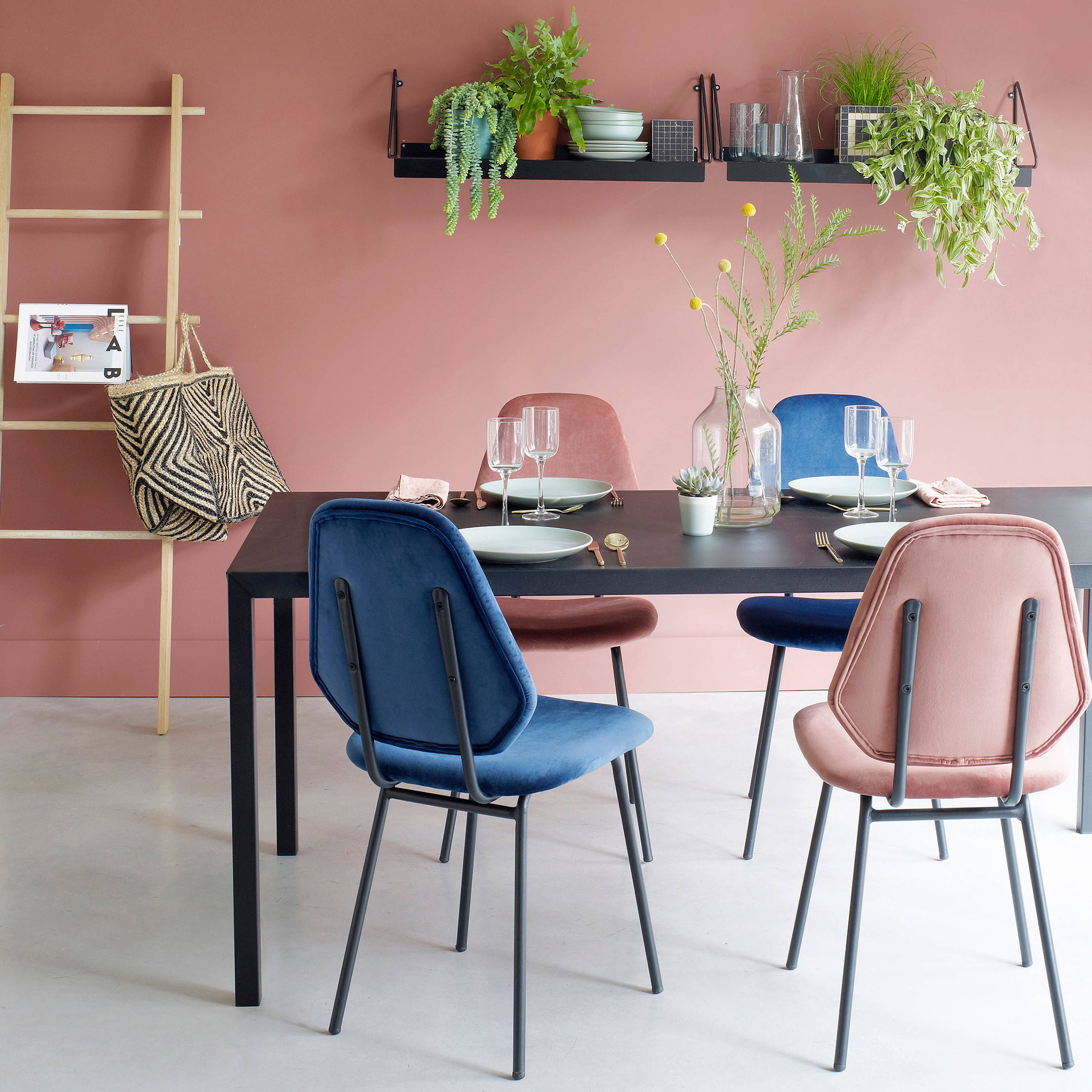 Кухонные стулья со спинкой — преимущества и модели