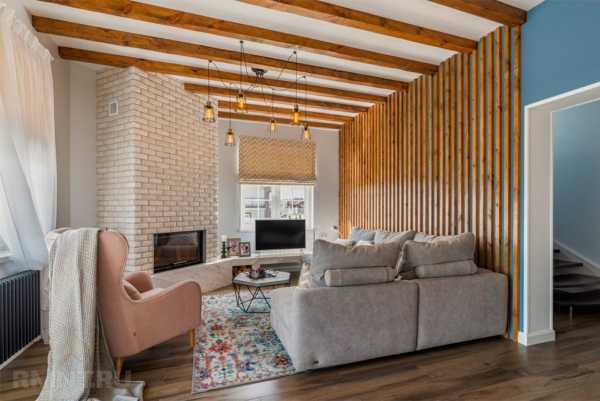 Деревянные рейки на стенах и потолке — стильный и современный интерьер