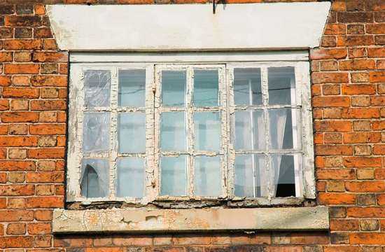 Ремонт деревянных окон своими руками: что необходимо для работы дома, как выполнять, каким образом снять старую краску, есть ли сложности?