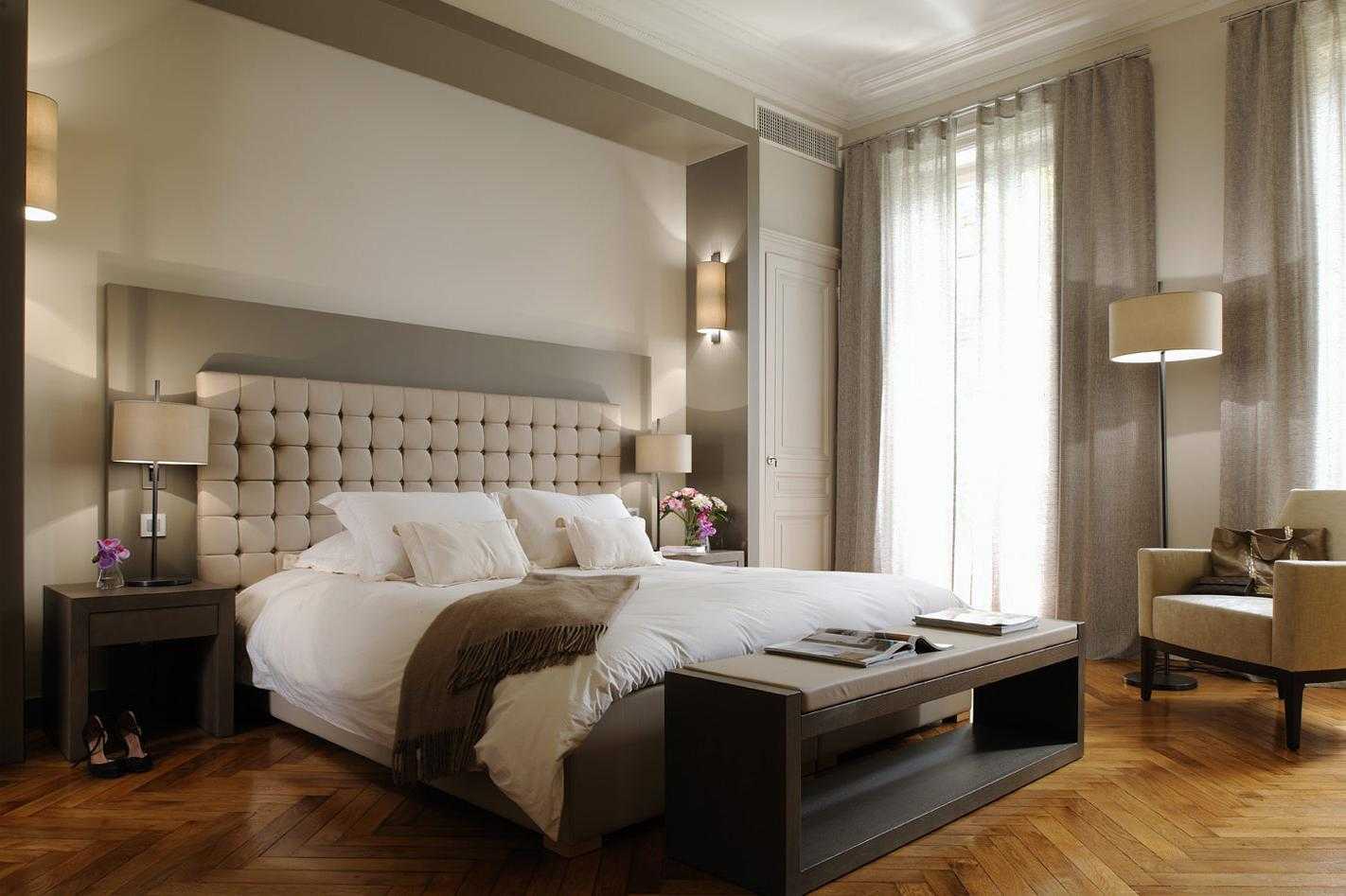 В каждом современном доме такая комната как спальня является одним из наиболее важных помещений.