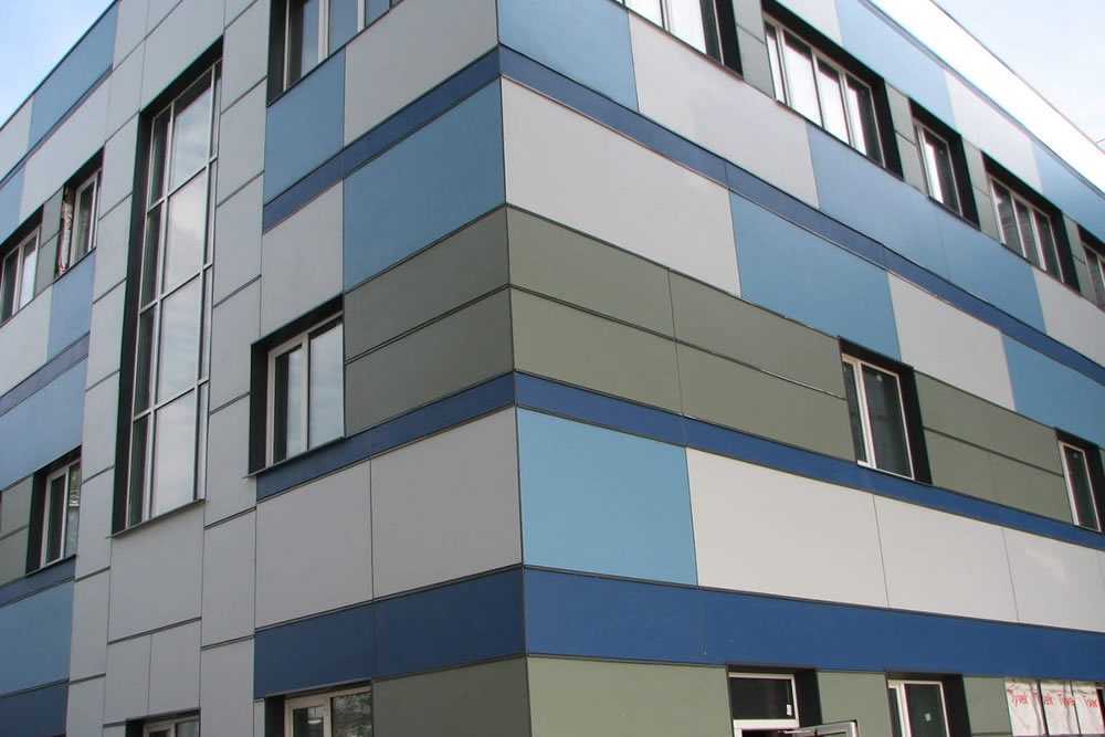 Алюкобонд (47 фото): размеры композитных панелей. что это такое? монтаж листов алюкобонда на фасад и на потолок, цвета и текстура