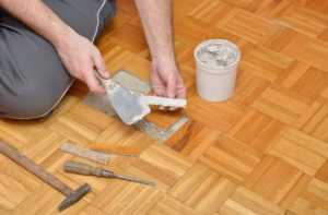 Циклевка паркетной доски: шлифовка и реставрация напольного покрытия в квартире, что делать, если паркет скрипит, ремонт полов без разбора