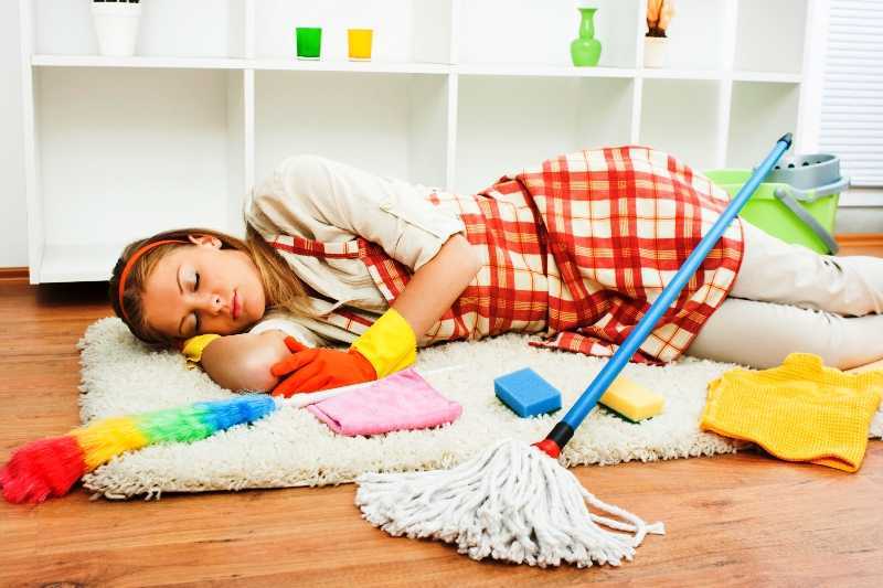 Уборка в квартире: как убрать в комнатах и с чего начать? быстрая ежедневная и еженедельная уборка. как сделать план и правильно ее провести своими руками?