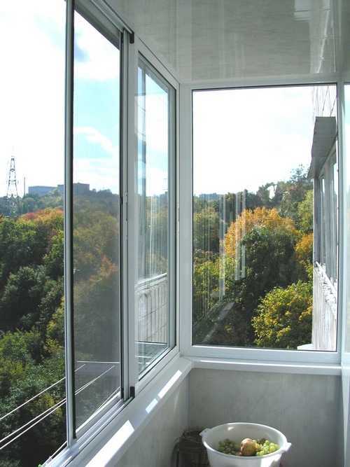 Раздвижные балконные окна. типы. материалы. преимущества и недостатки | окно у дома