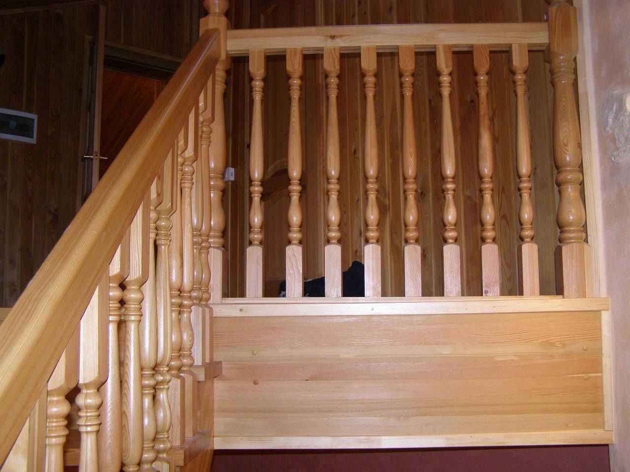 Виды ограждений лестниц в частном доме - элементы