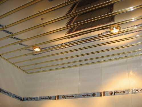 Реечный алюминиевый подвесной потолок: плюсы и минусы