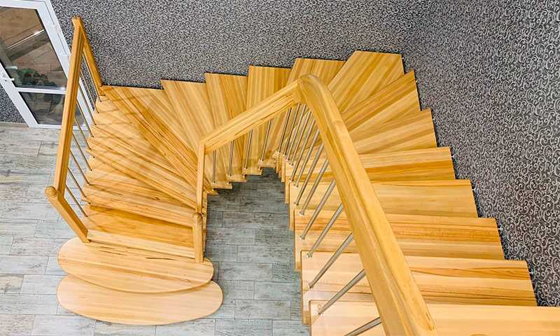 Как изготовить оригинальные деревянные перила для лестницы?