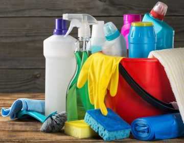 Как выбрать моющие и чистящие средства для уборки помещений? особенности профессиональной химии для уборки
